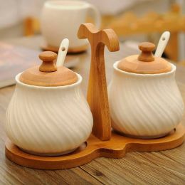 Creative kitchen supplies Ceramic Spice Jar Set 2pcs/sets European Condiment Jar White Seasoning Bottle Salt Jar